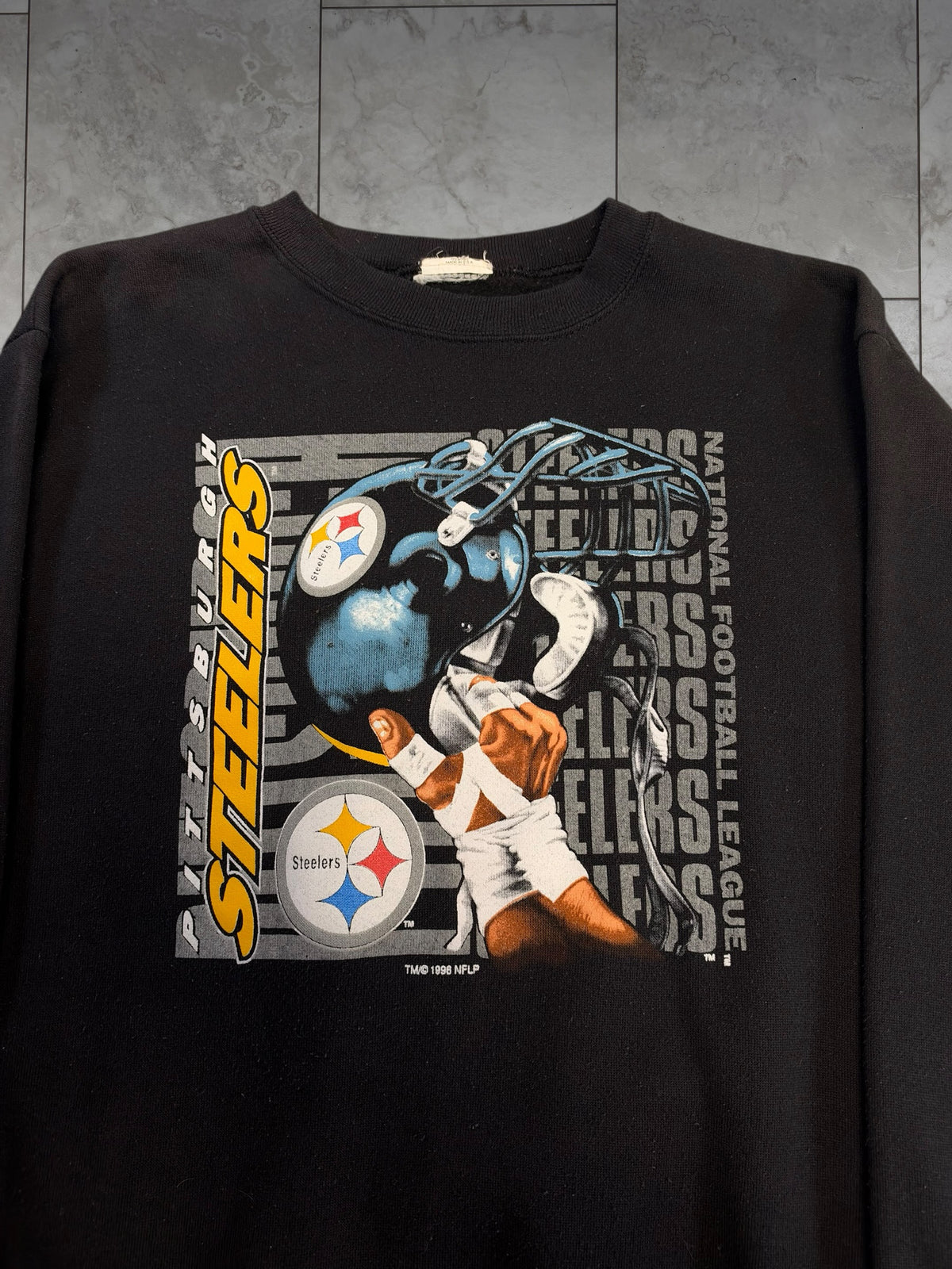 (S) 1996 Steelers Helmet Hold Crewneck