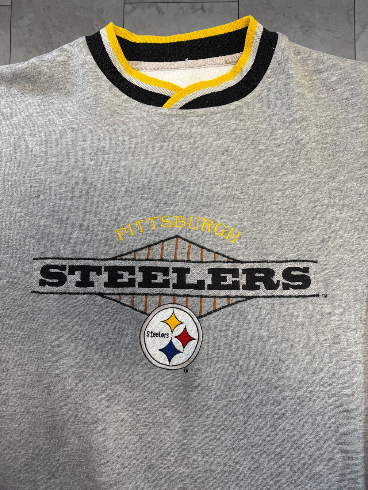 (XL) Vintage 90's Steelers Embroidered Starter Crewneck