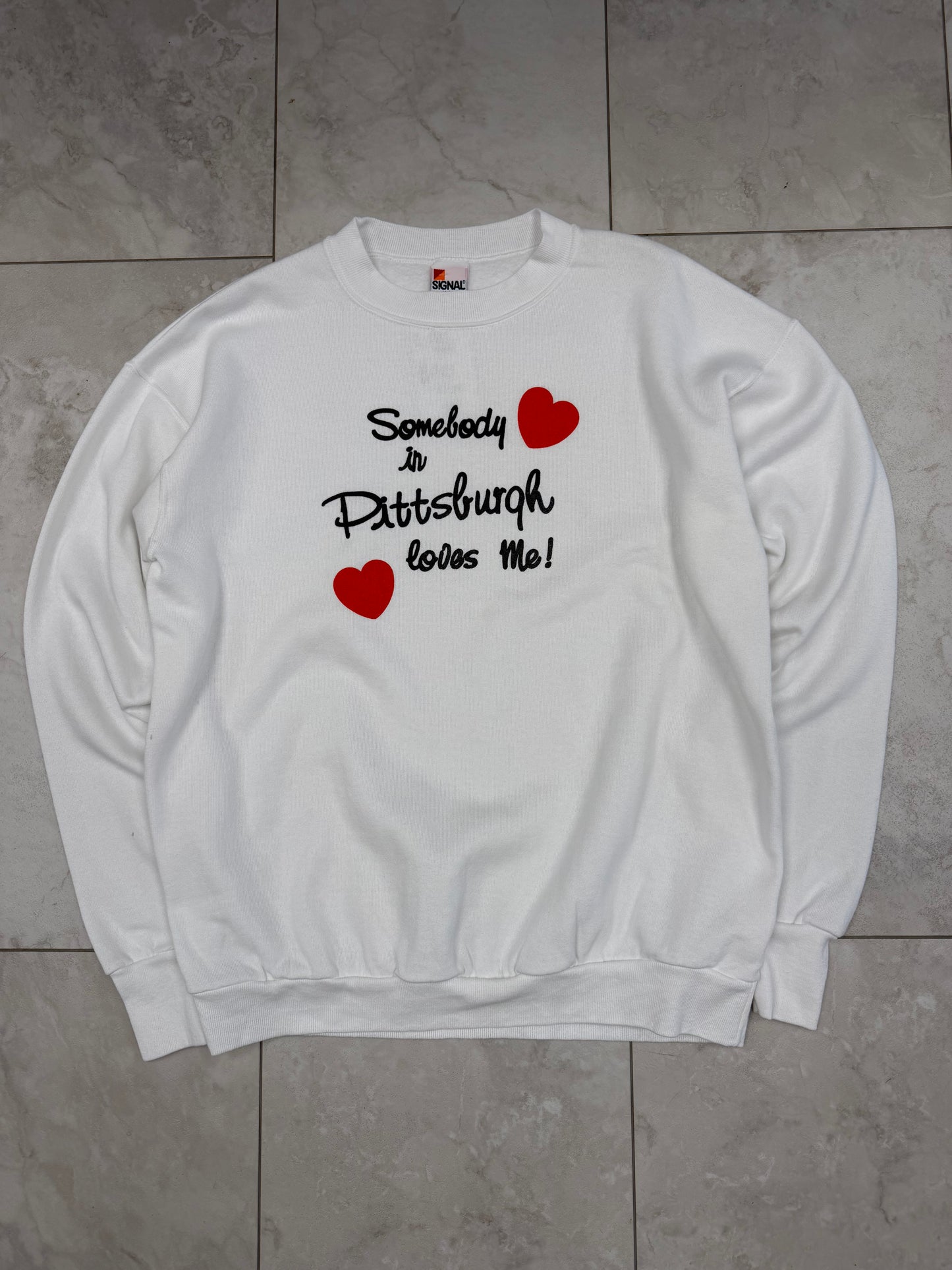 (L/XL) Vintage 90's "Somebody in Pittsburgh Loves Me!" Graphic Crewneck