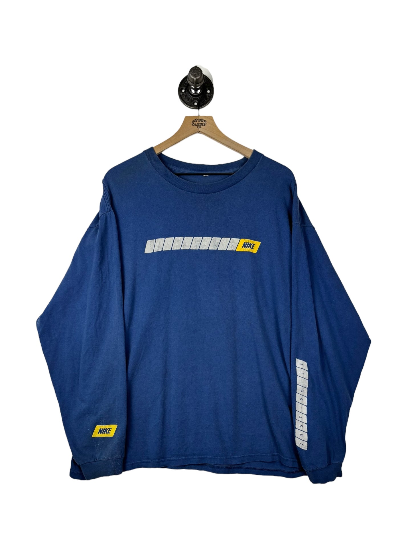 (XL) Vintage Nike Graphic Long Sleeve