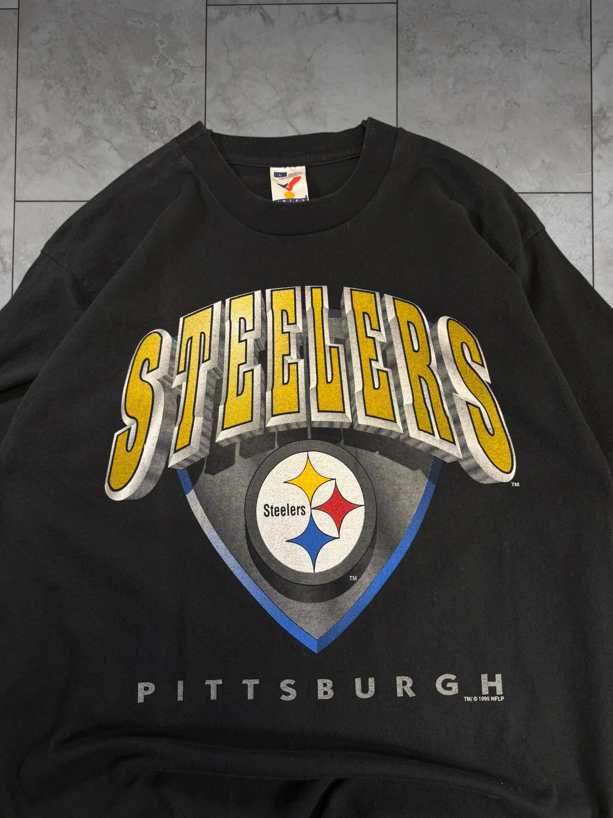 (L) 1995 Steelers Arch Text Graphic Tee