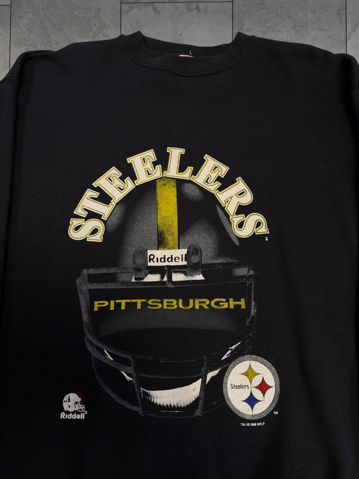 (XL) 1996 Steelers Helmet Riddell Graphic Crewneck