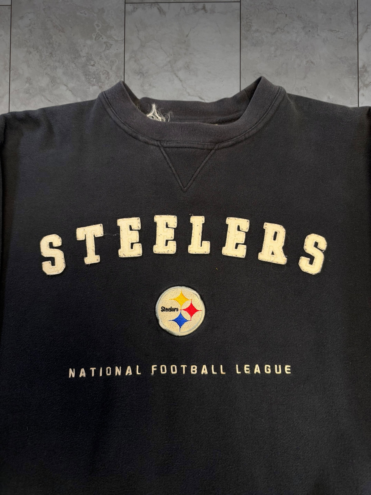 (M) Vintage 90's Steelers Embossed Crewneck