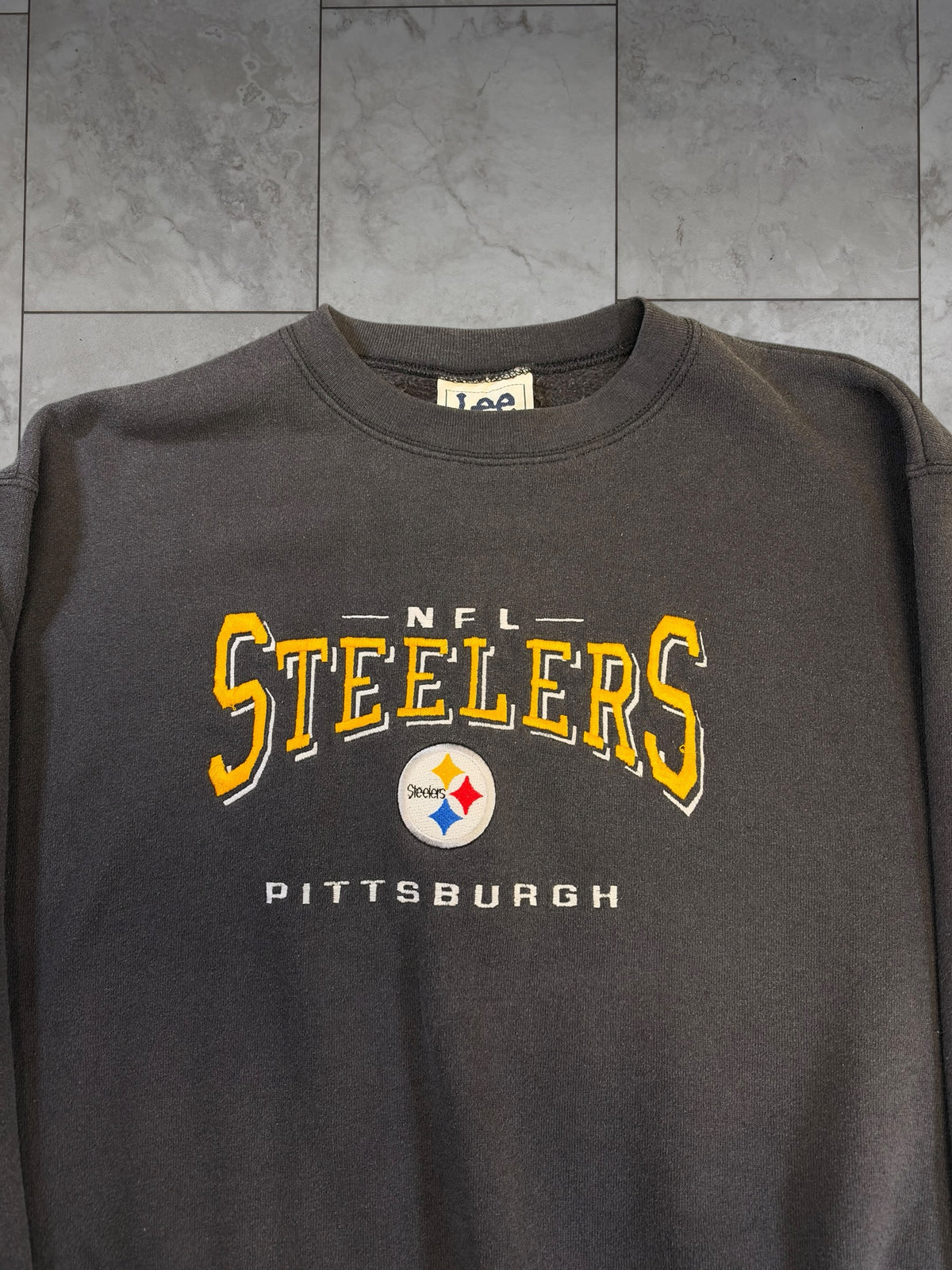 (M/L) Vintage 90's Steelers Embroidered Logo Lee Crewneck