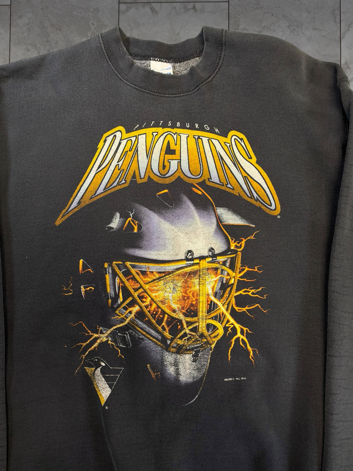 (XL) 1994 Penguins Lightning Helmet Salem Crewneck