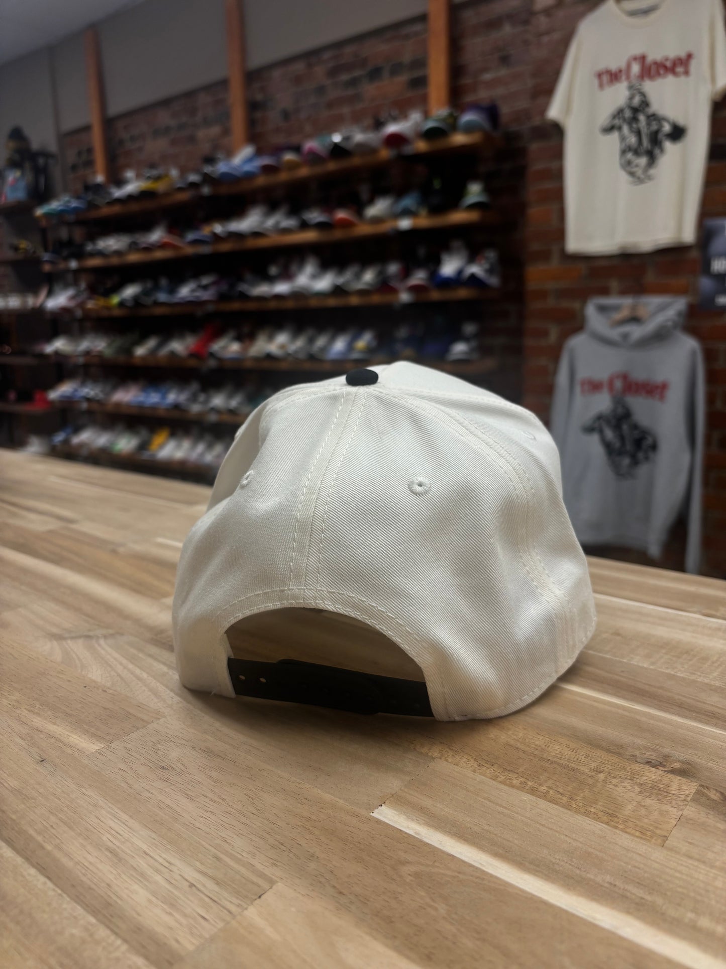 The Closet - Cream / Back Hat