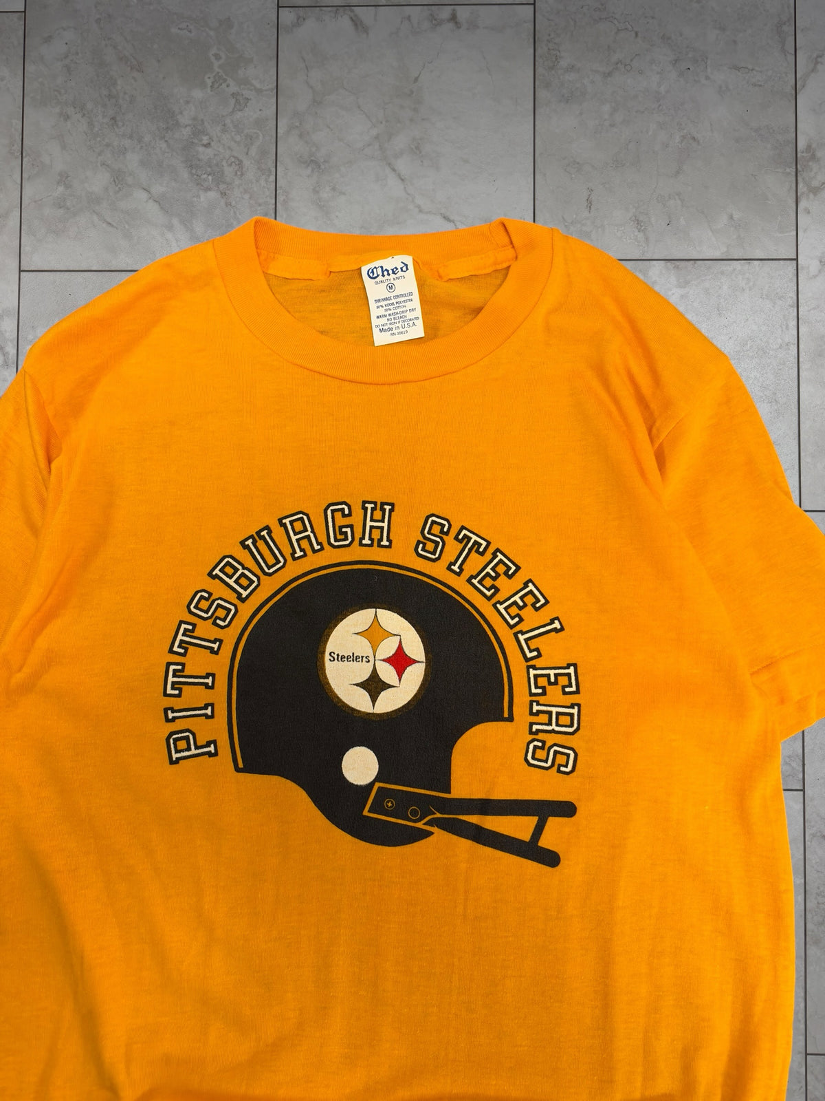 (S/M) Vintage 80's Steelers Helmet Graphic Tee