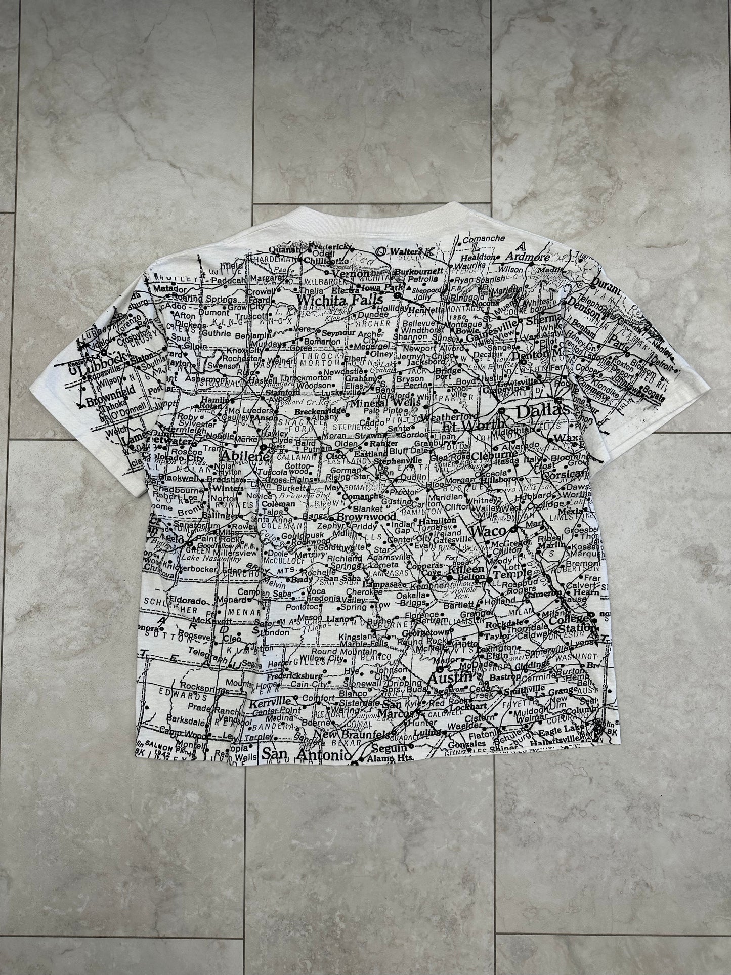 (L) Vintage 90s Texas Map AOP Tee