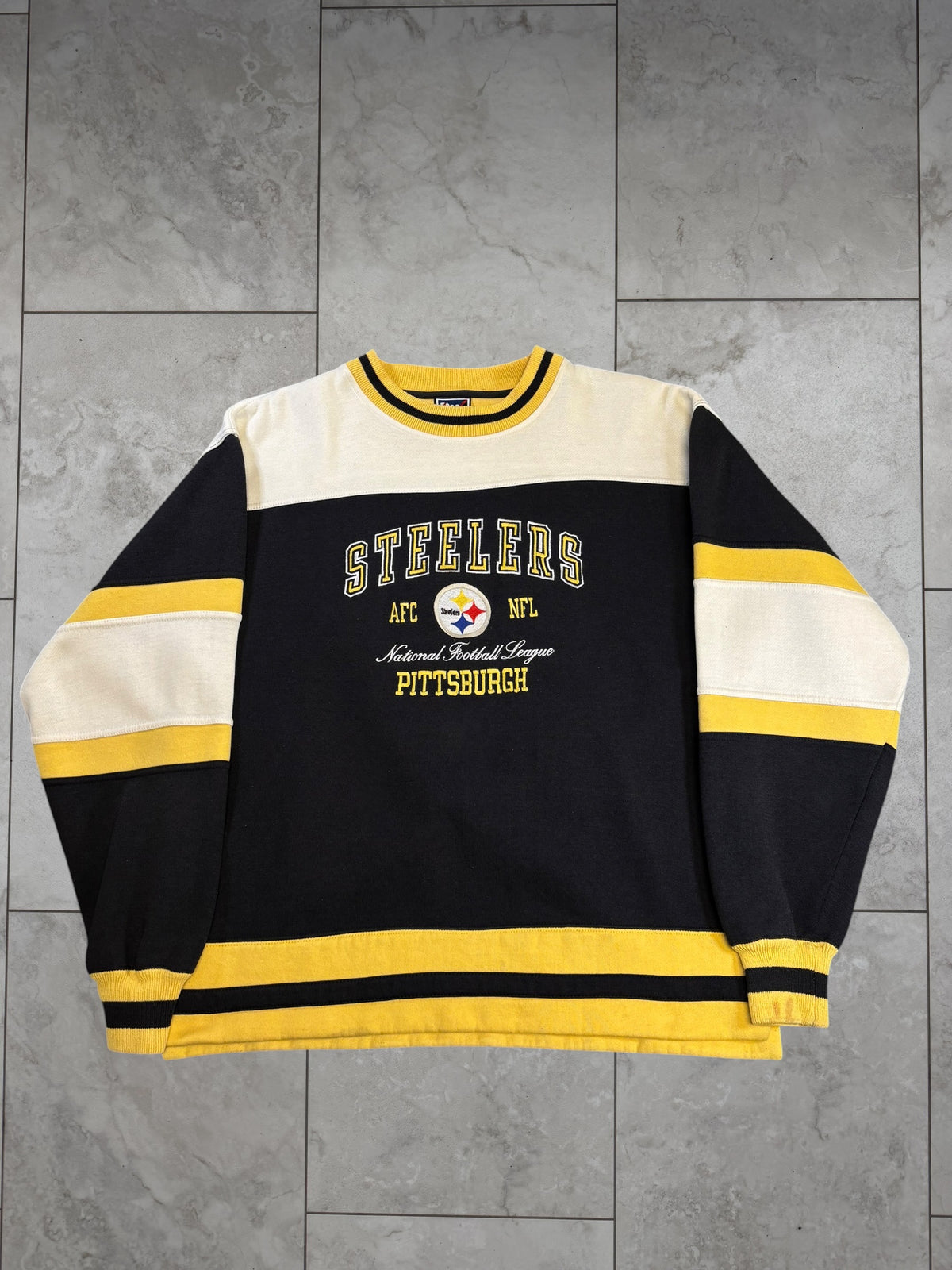 (XL) Vintage 90s Steelers Pro Player Embroidered Crewneck