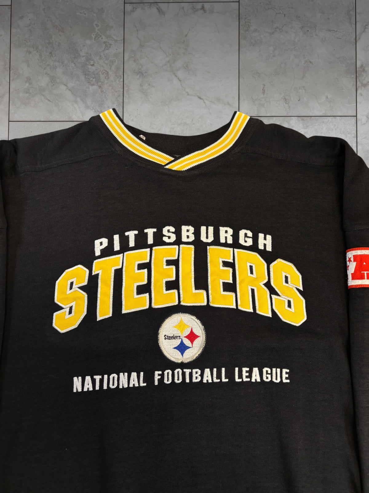 (XL) Vintage 90s Steelers Lee Arch Text Embroidered Crewneck
