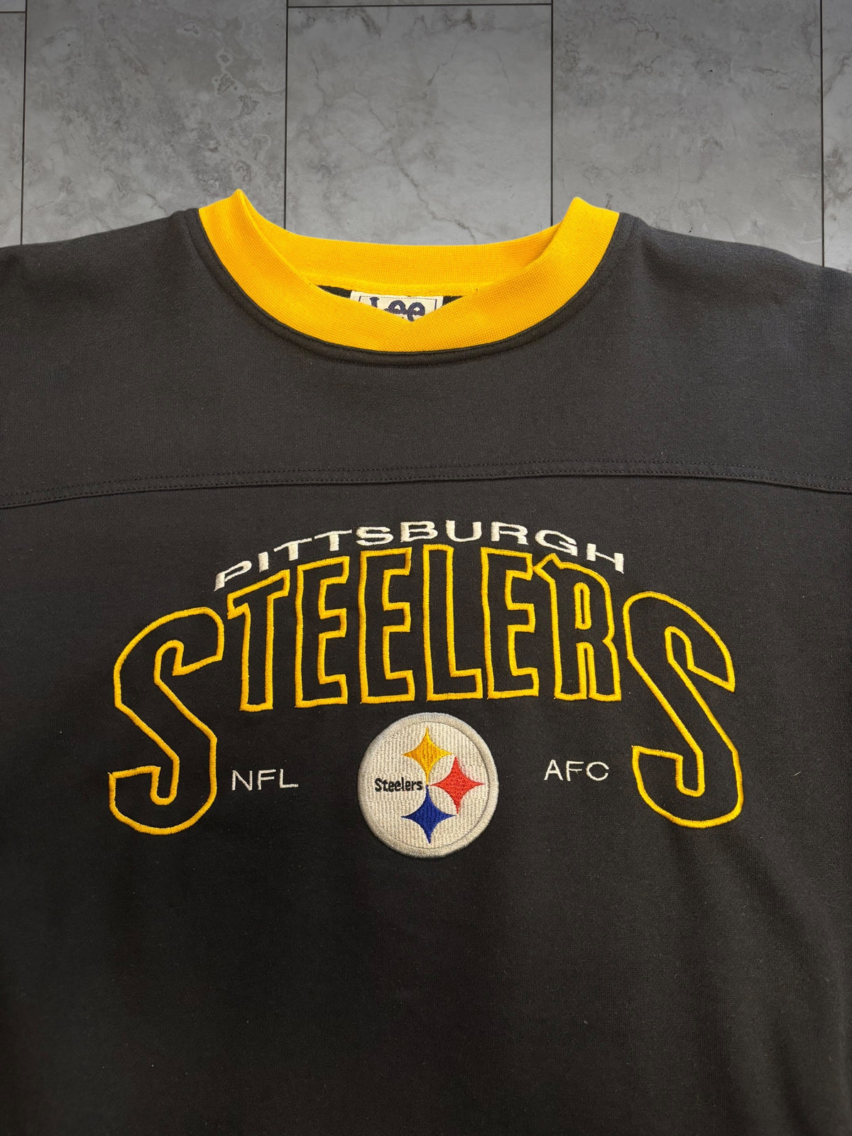 (M) Vintage 90's Steelers Embroidered Crewneck