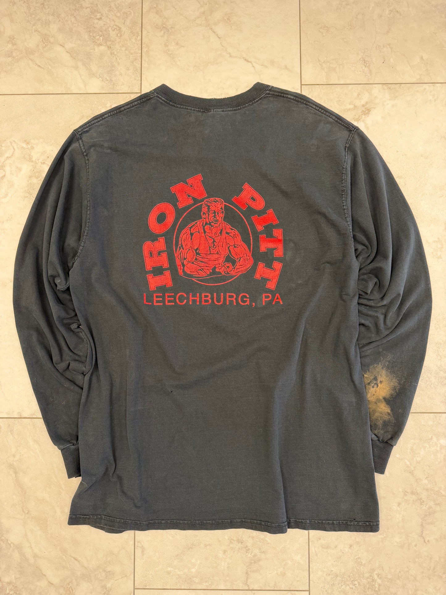(XL) Vintage 90’s Iron Pitt Leechburg, PA Long-sleeved Graphic Tee