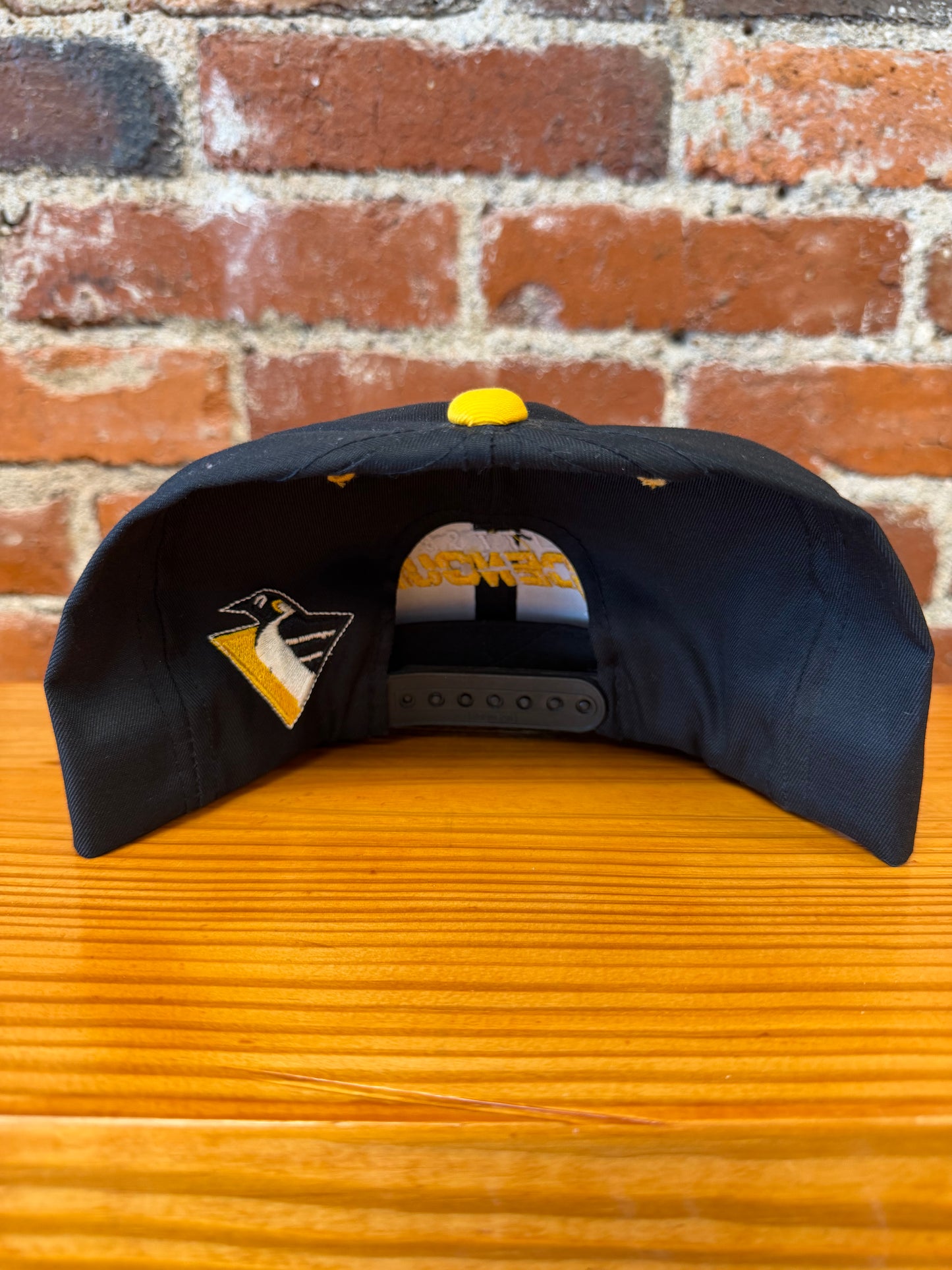 Vintage Pittsburgh Penguins Robo Pen Hat - NEW