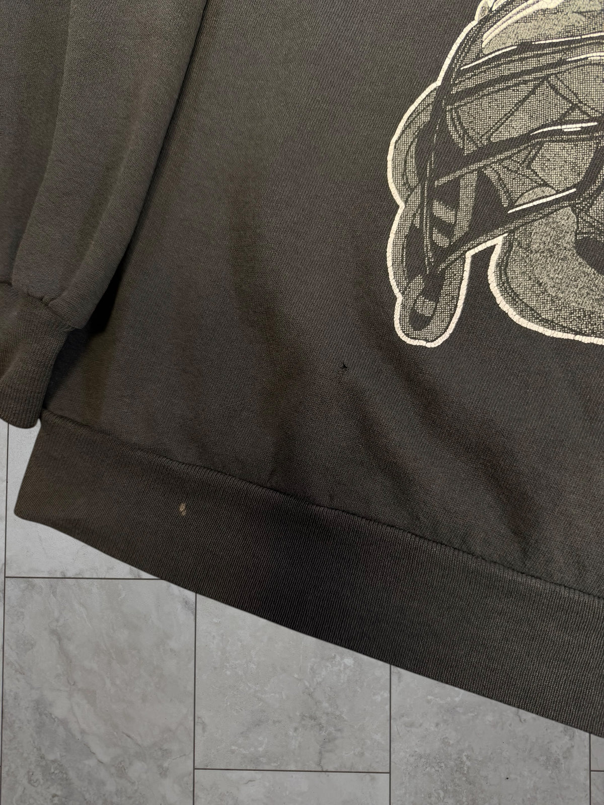 (M) 1995 Steelers Faded Helmet Chalk Line Crewneck