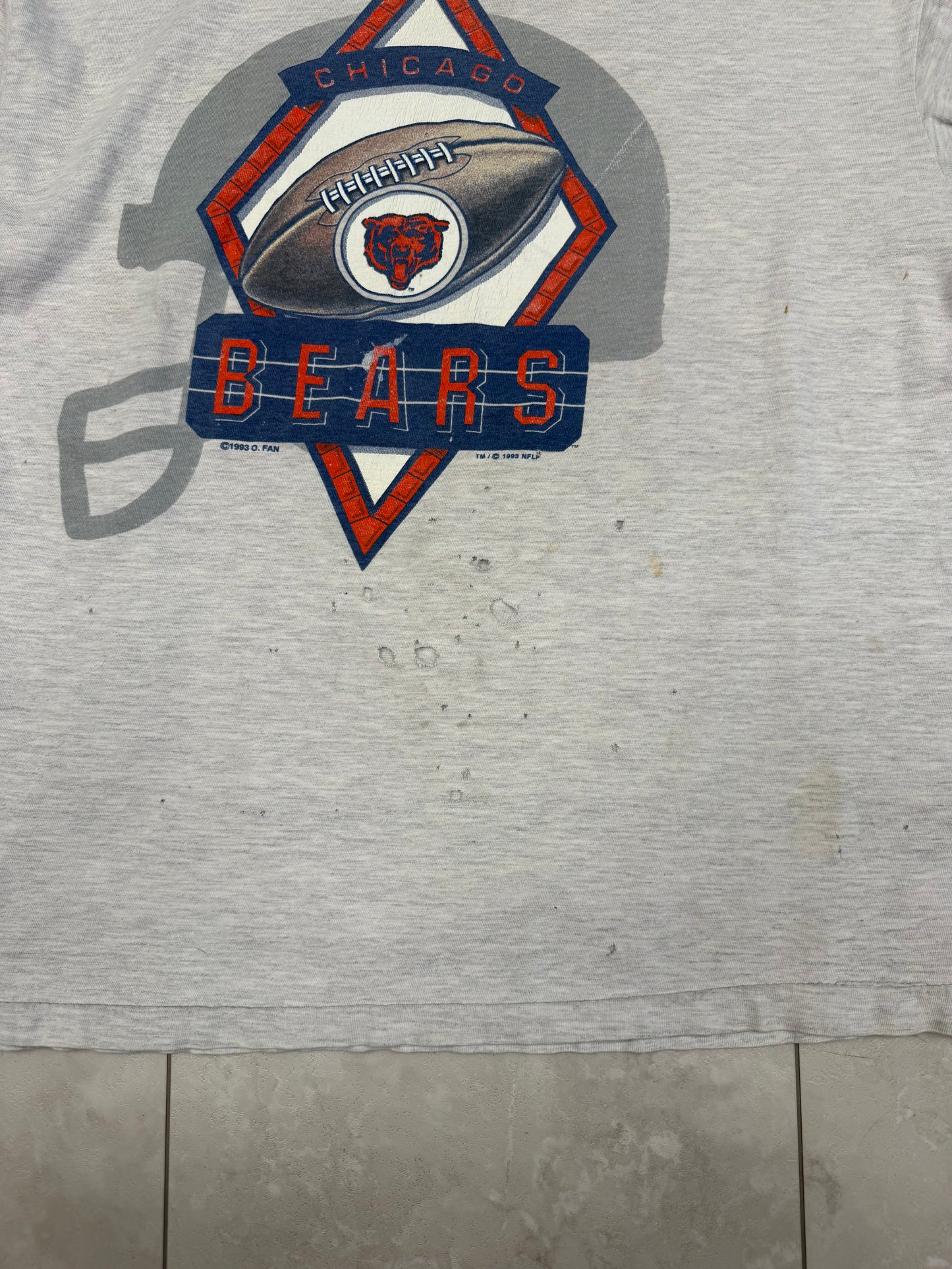 (L) 1993 Thrashed Chicago Bears Graphic Tee