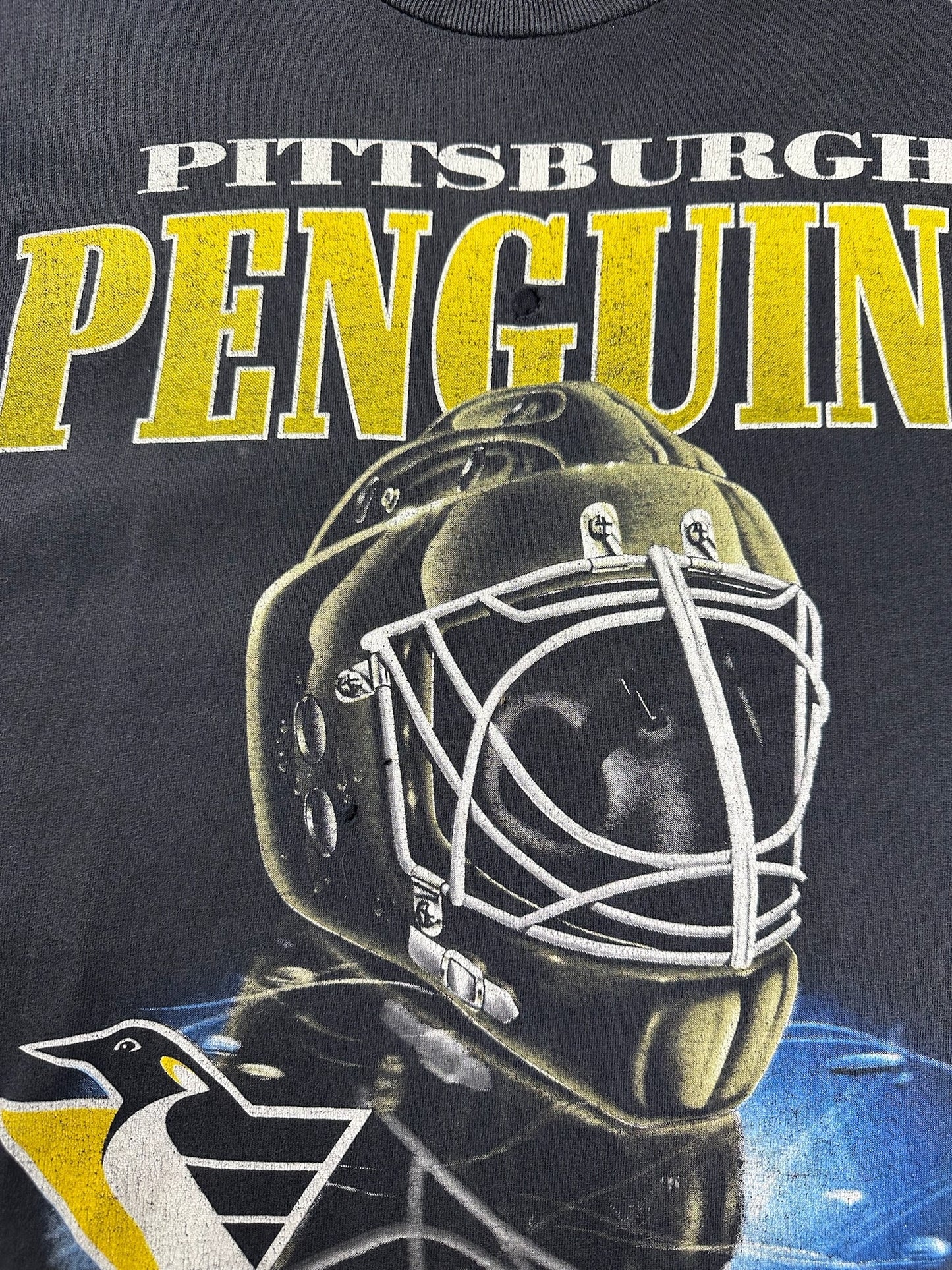 (L) Vintage 90's Penguins Goalie Helmet Graphic Tee
