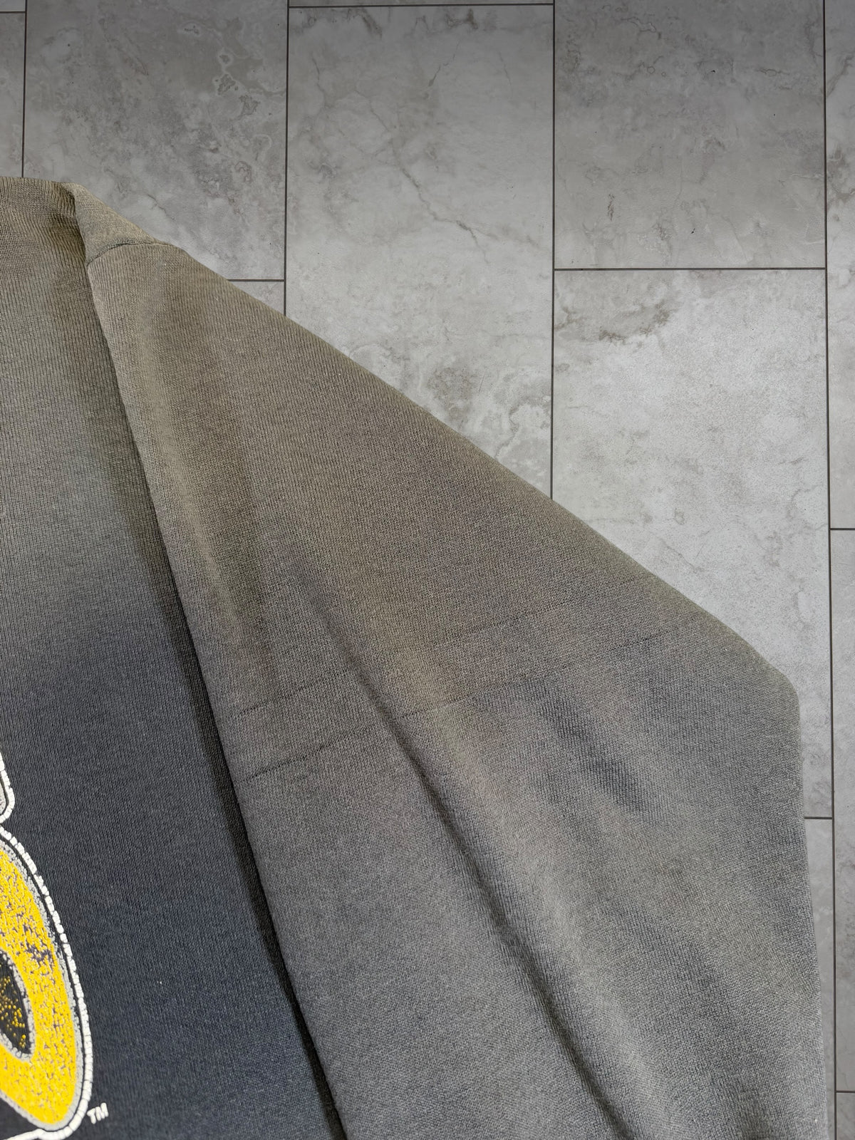 (M) 1995 Steelers Faded Helmet Chalk Line Crewneck