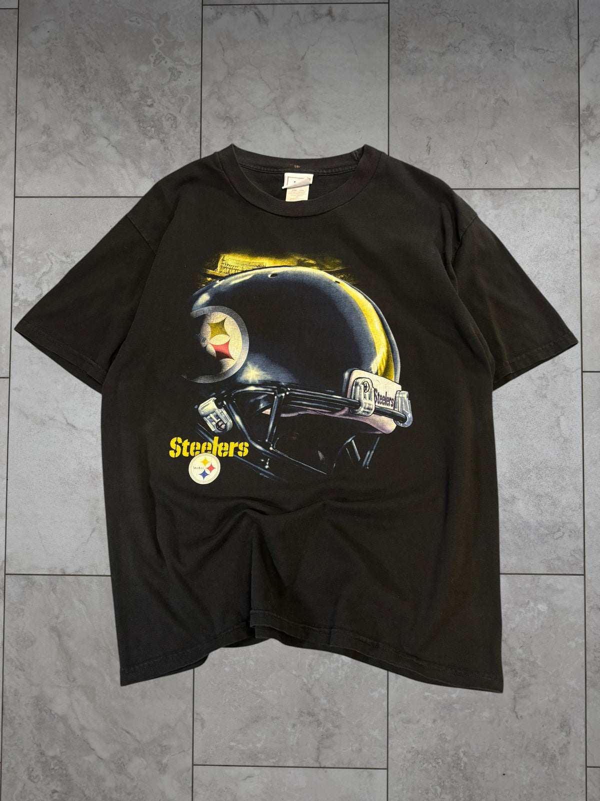 (L) Vintage Y2K Steelers NFL Helmet Graphic Tee