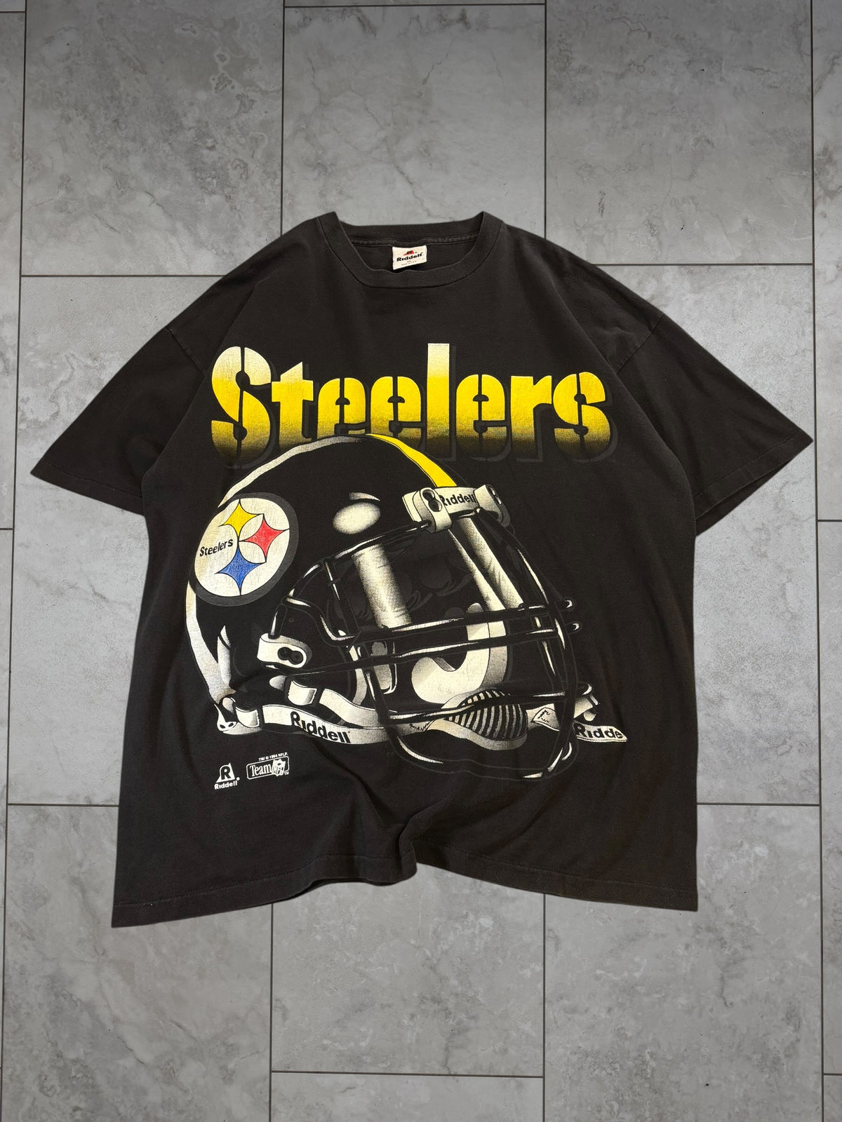 (XL) 1994 Steelers Riddel Helmet Graphic Tee
