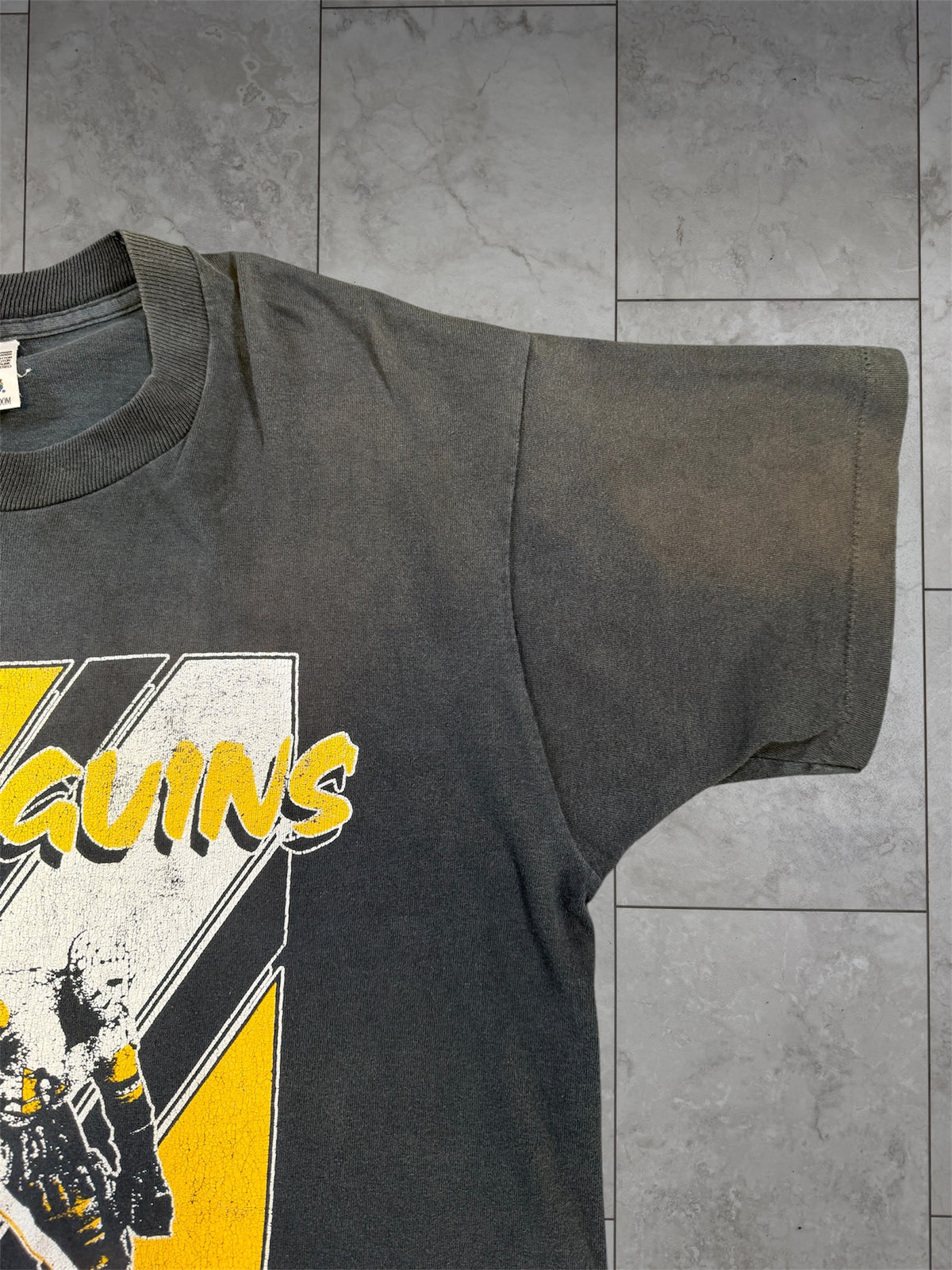 (L) 1989 Penguins Goalie Well-Worn Graphic Tee