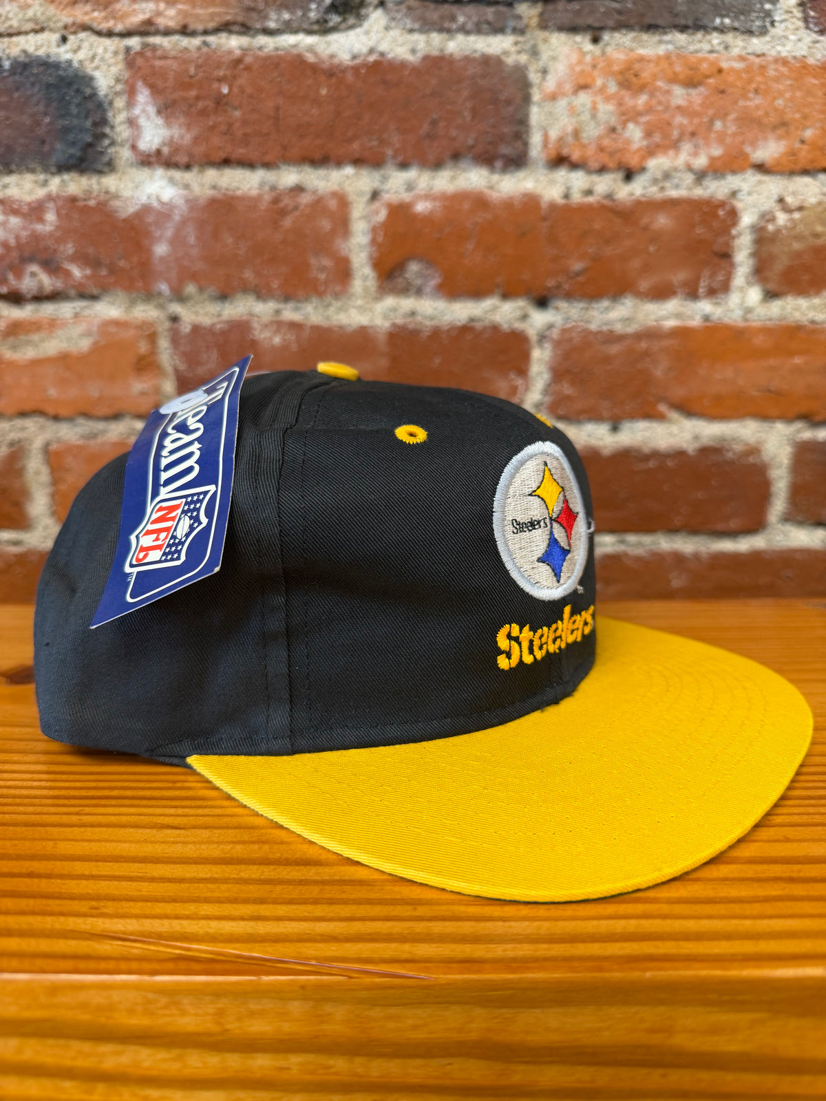 Vintage Steelers Script and Logo Team NFL Snapback Hat (Brand New)