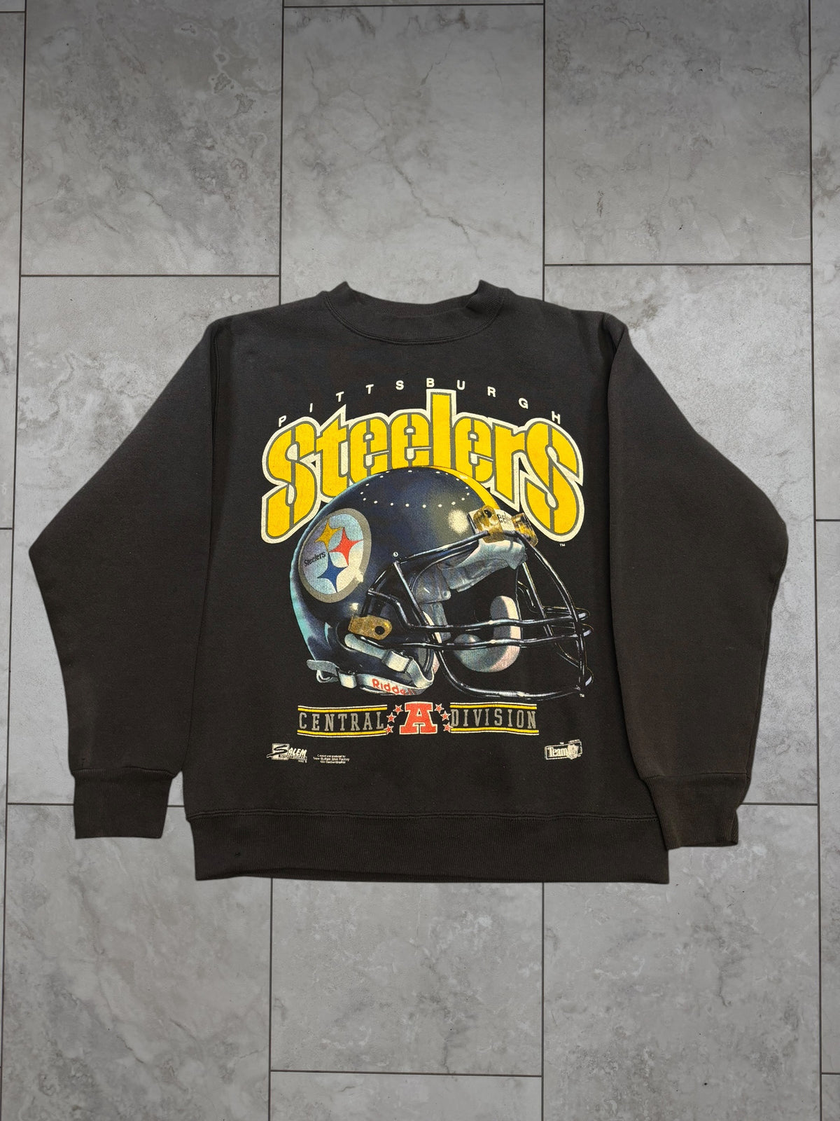 (XS/S) 1992 Steelers Salem Helmet Graphic Crewneck