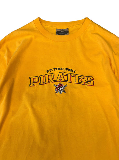 (L) Vintage Pirates Embroidered Tee