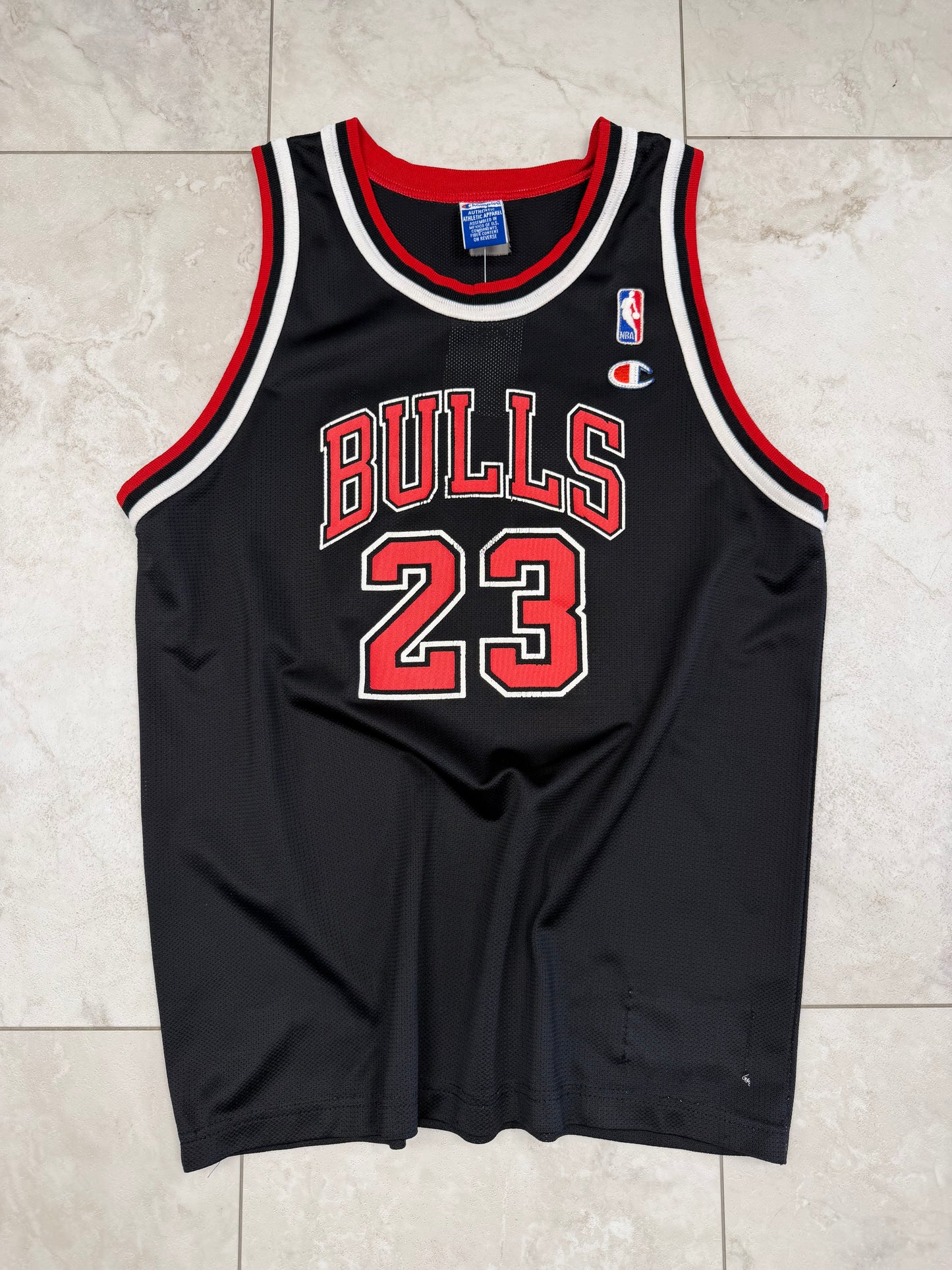 (S) Vintage 90’s Michael Jordan #23 Bulls Jersey