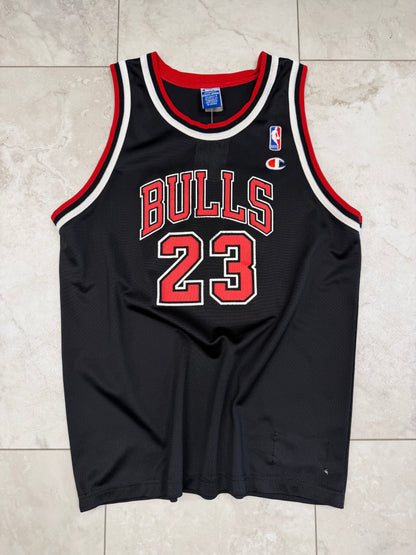 (S) Vintage 90’s Michael Jordan #23 Bulls Jersey