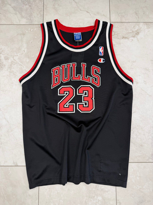 (S) Vintage 90’s Michael Jordan #23 Bulls Jersey