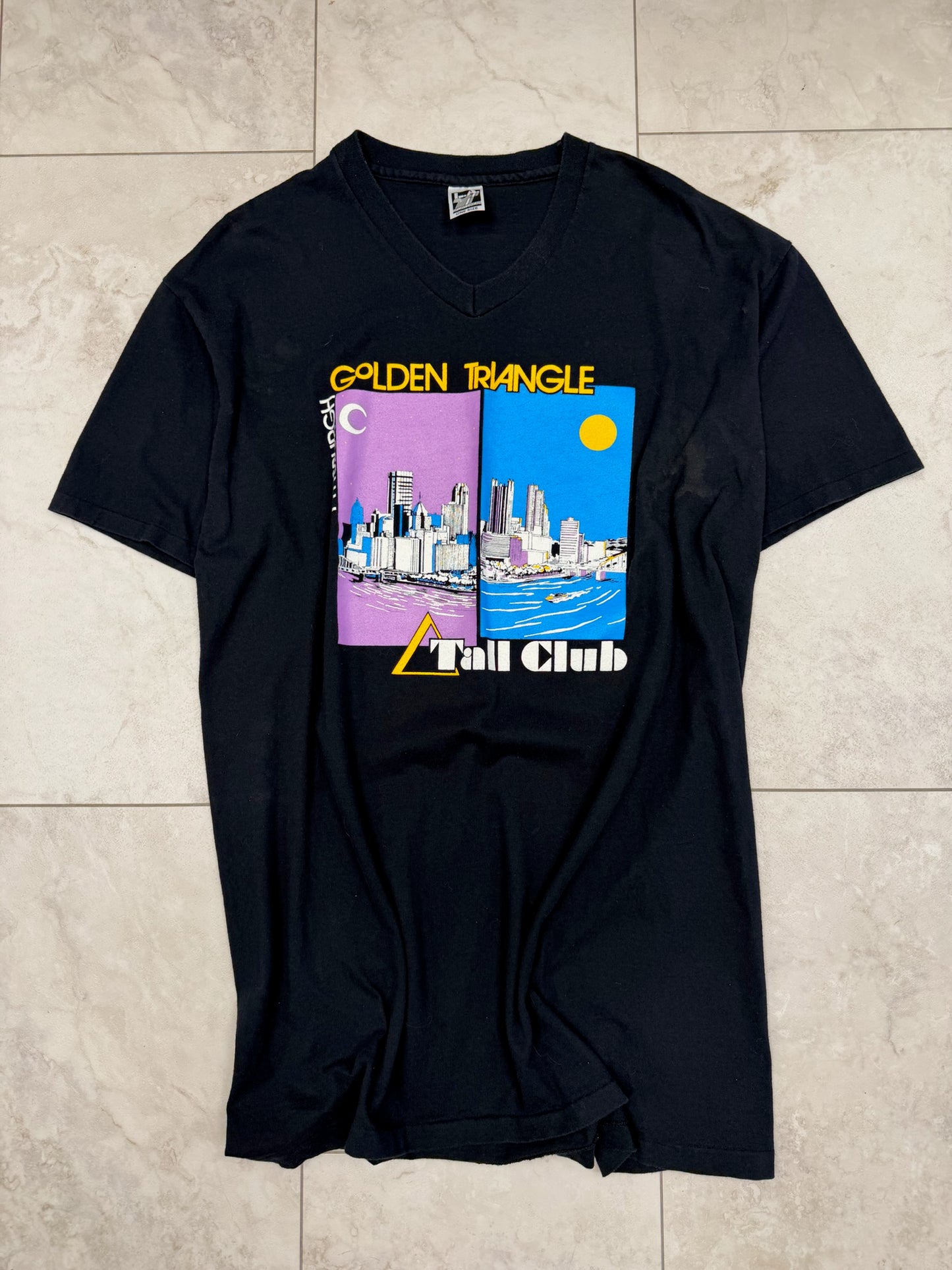(OSFA) Vintage 90's Pittsburgh "Golden Triangle Tall Club" Graphic Tee