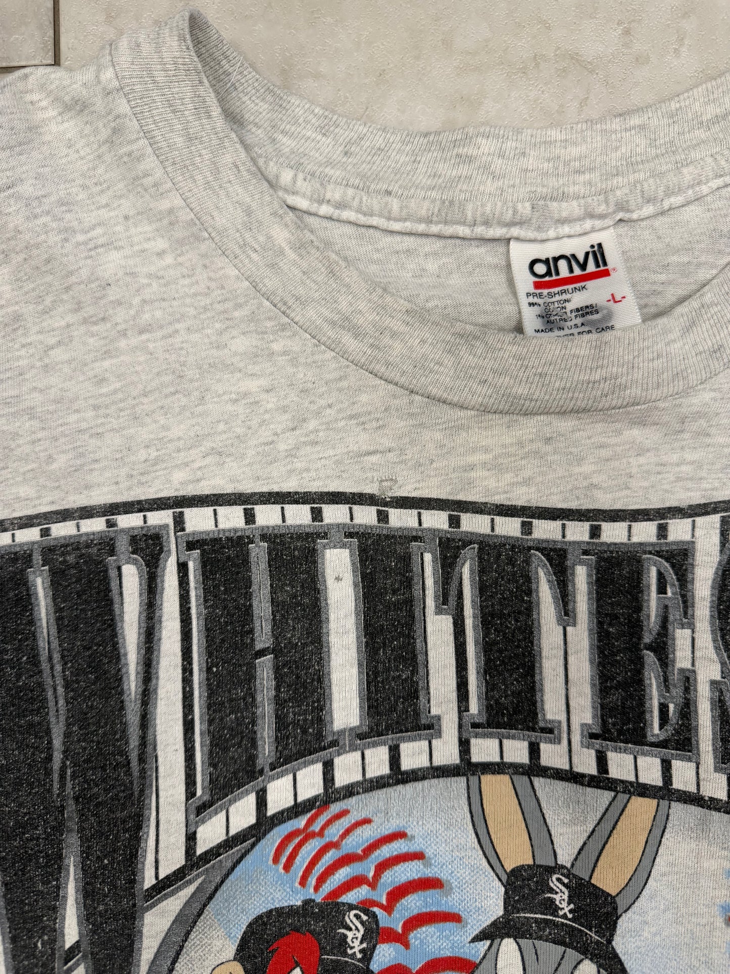 (L) 1993 Chicago White Sox Looney Tunes Graphic Tee