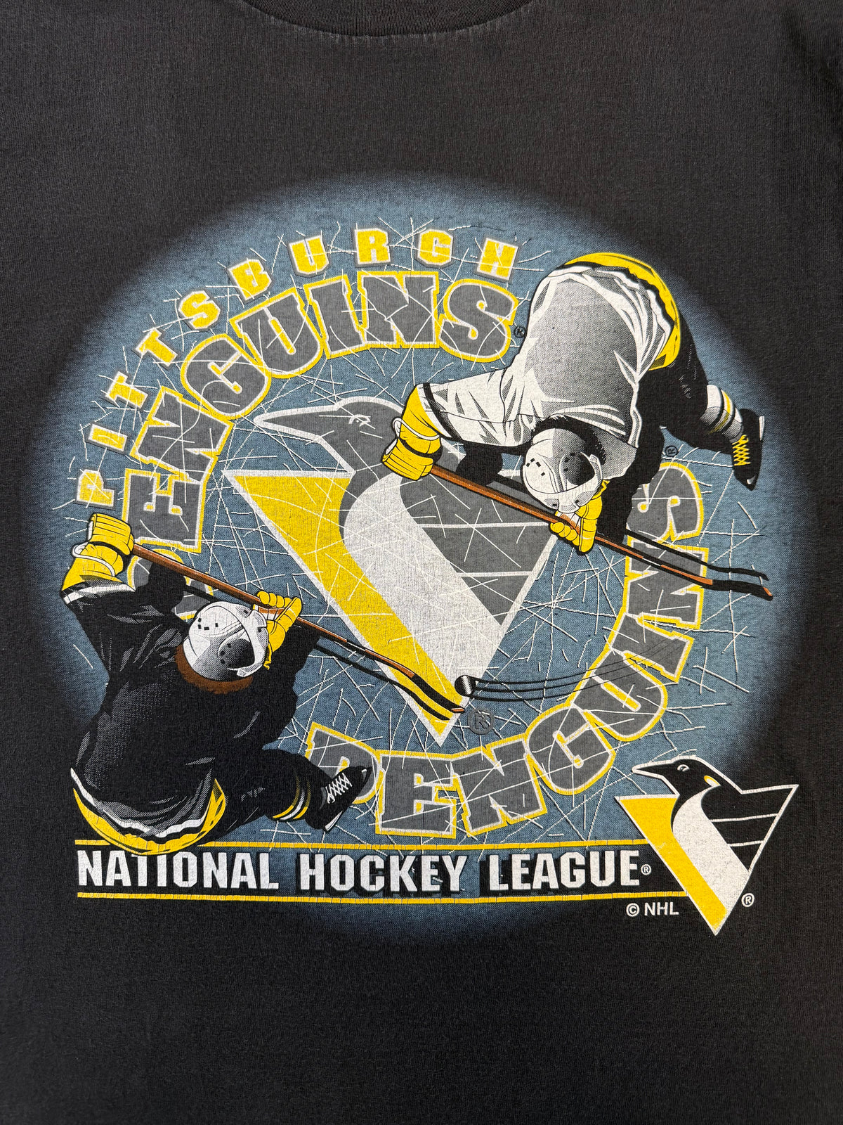 (L) Vintage 90’s Penguins Face-Off Graphic Tee