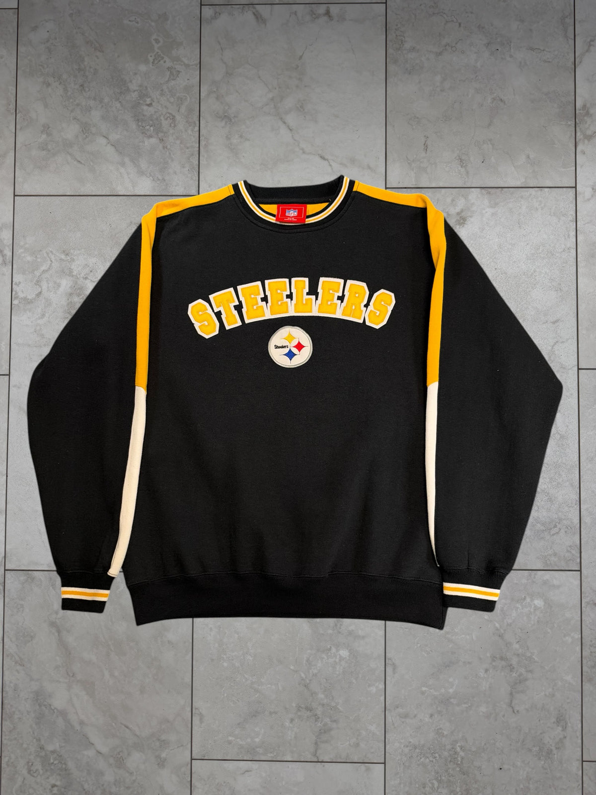 (M) Vintage Y2K Embossed Crewneck