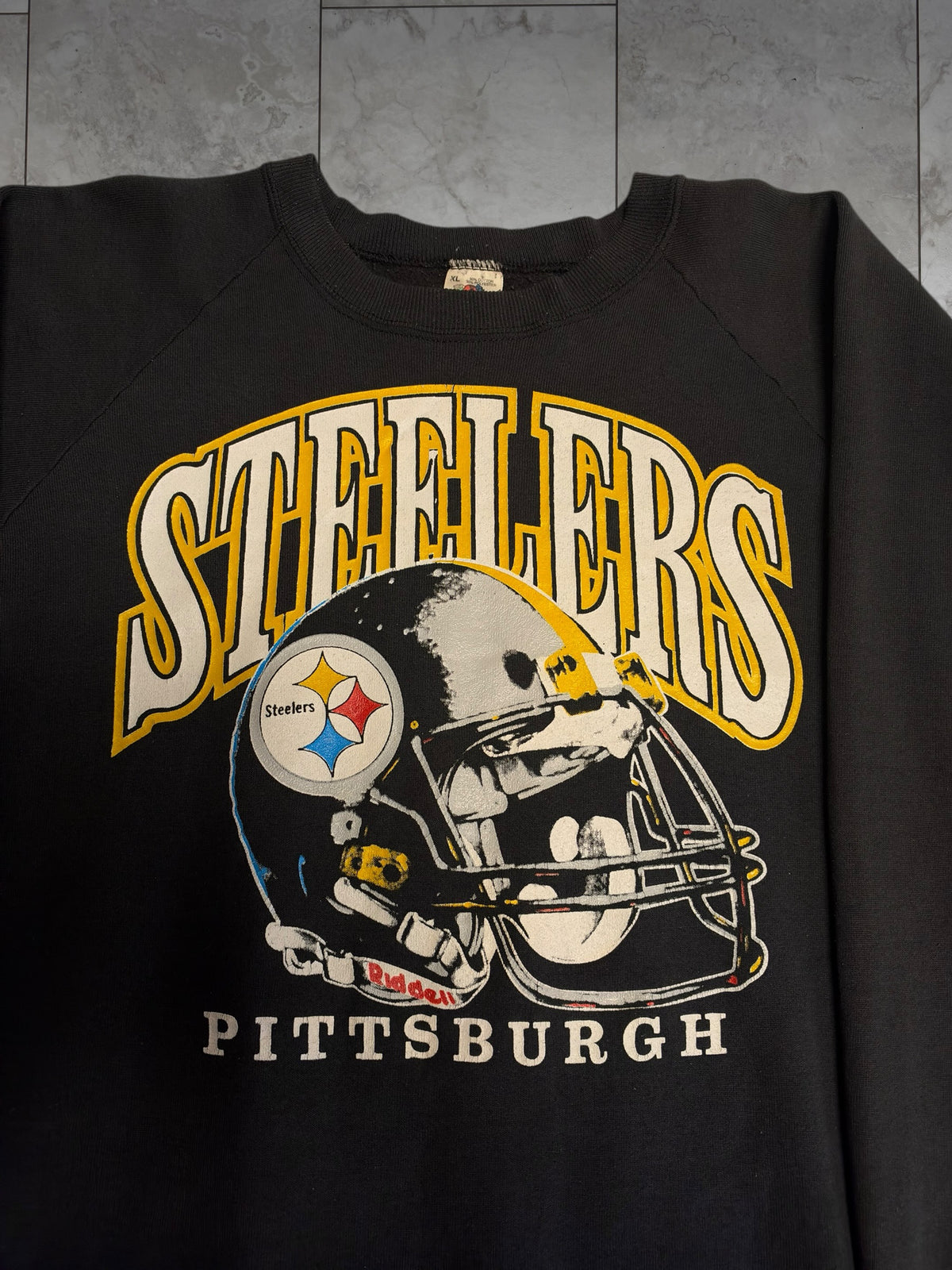(L) Vintage 90's Steelers Riddell Hemlet Graphic Crewneck