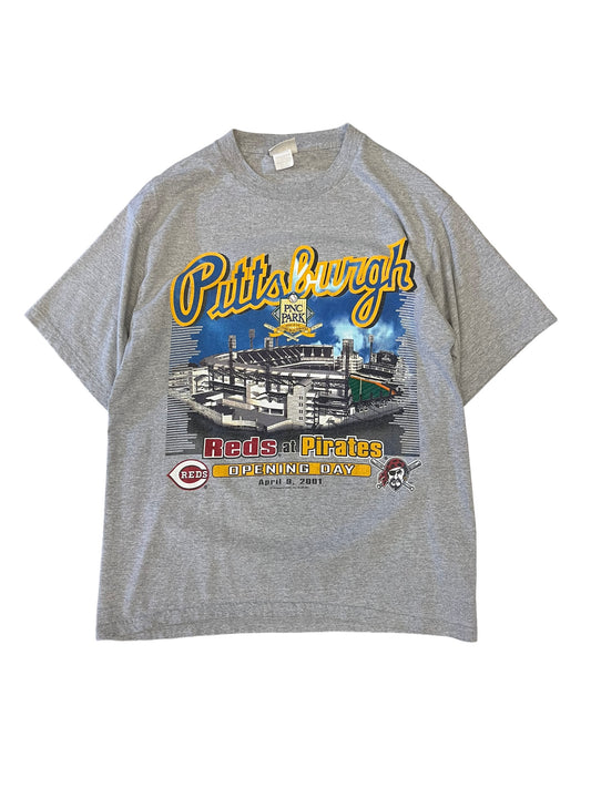 (M) 2001 Pirates Vs Reds PNC Park Opening Day Tee