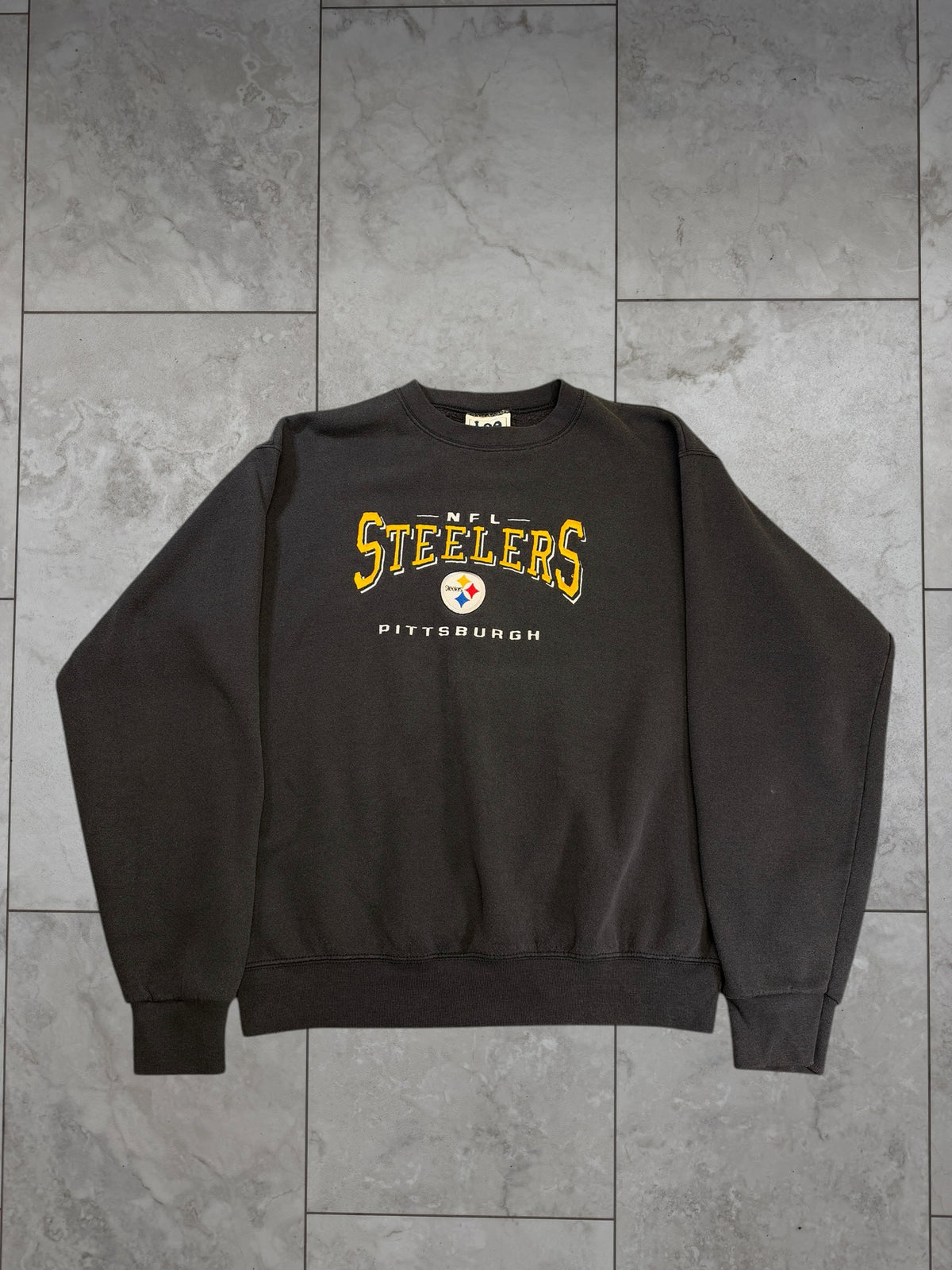 (M/L) Vintage 90's Steelers Embroidered Logo Lee Crewneck