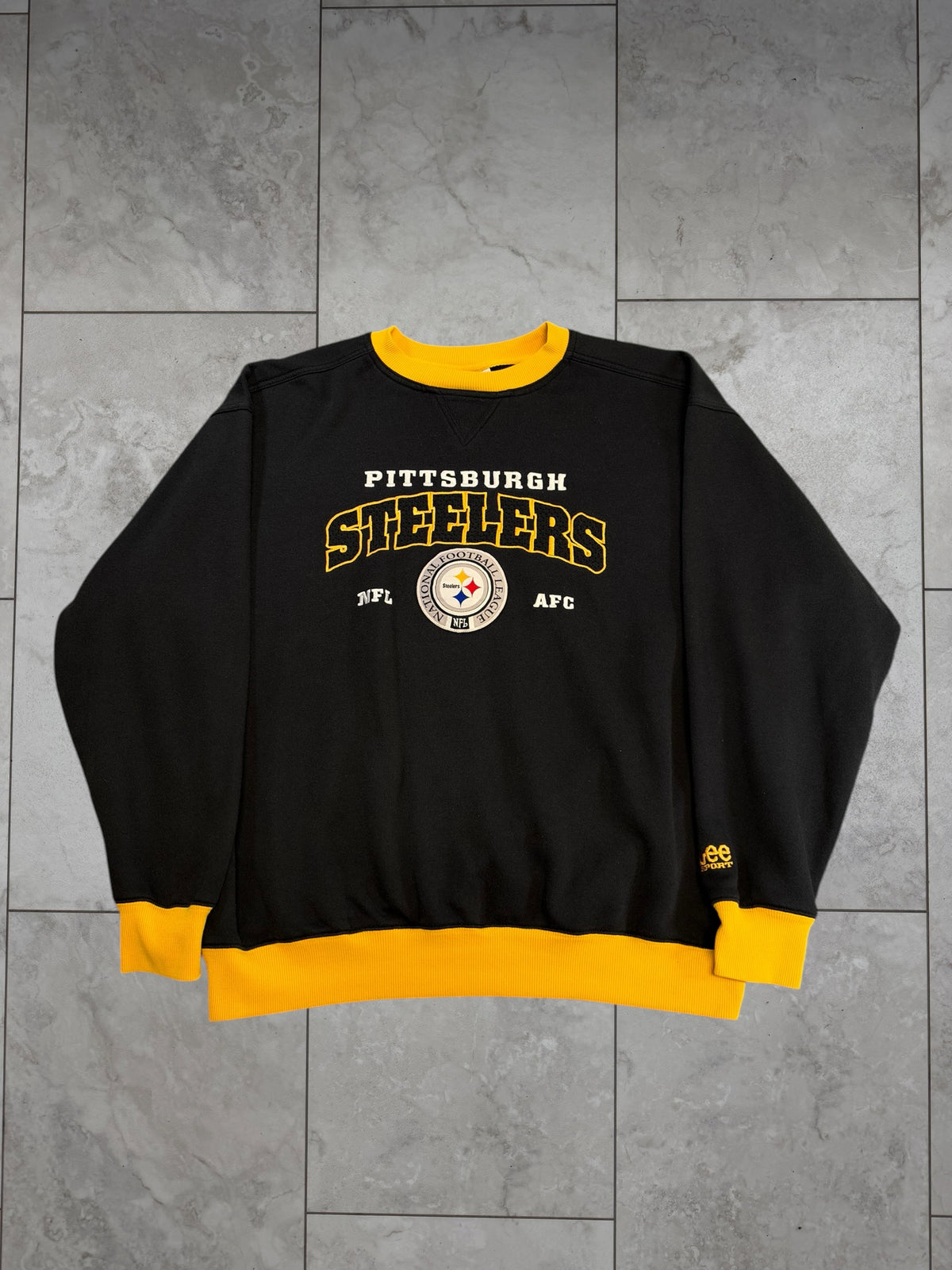 (XL) Vintage 90's Steelers Crest Embroidered Lee Crewneck