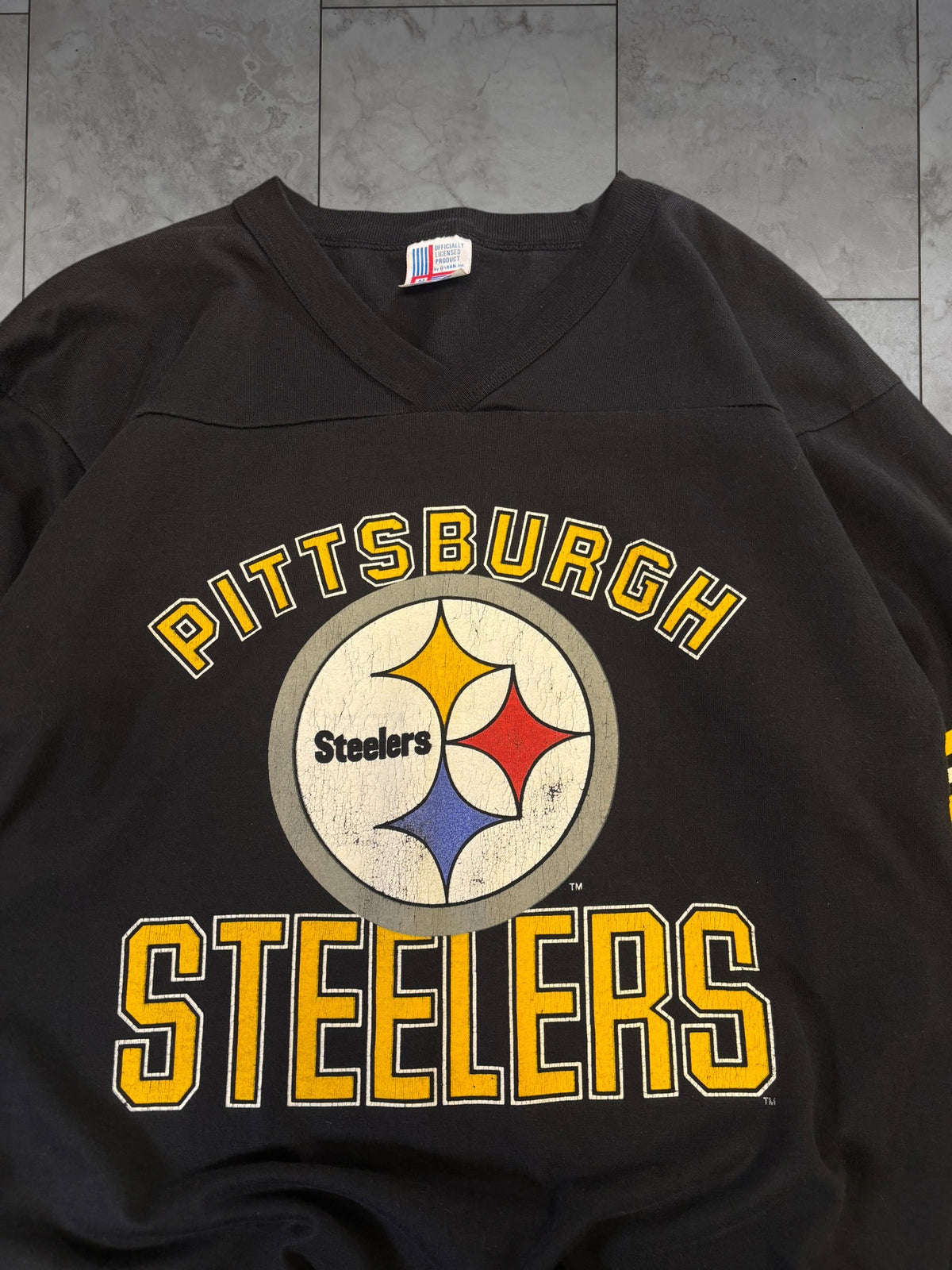(S) Vintage 90's Steelers V-neck 1/2 Sleeve Shirt