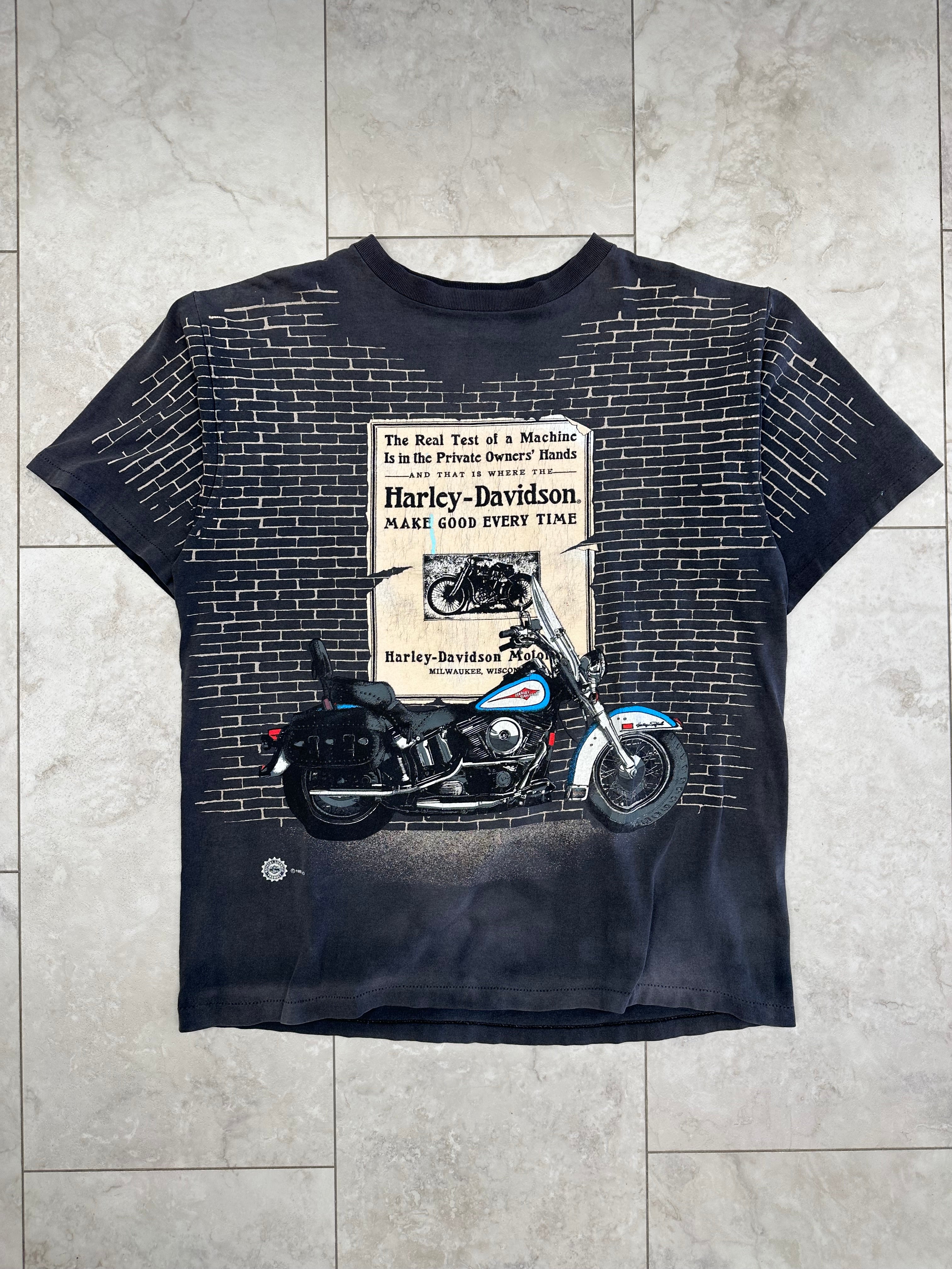 Graphic Tees – The Closet