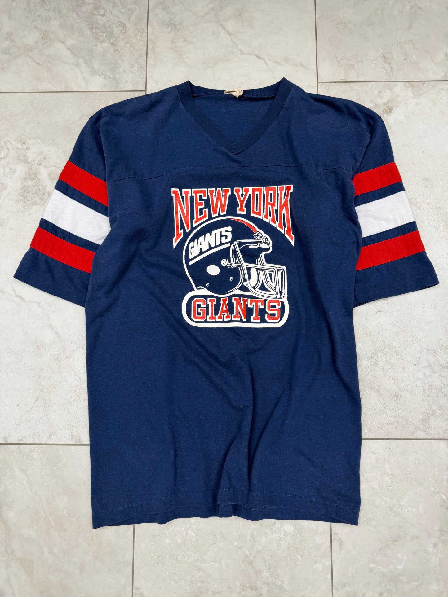 (M) Vintage 80’s New York Giants V-neck Graphic Tee