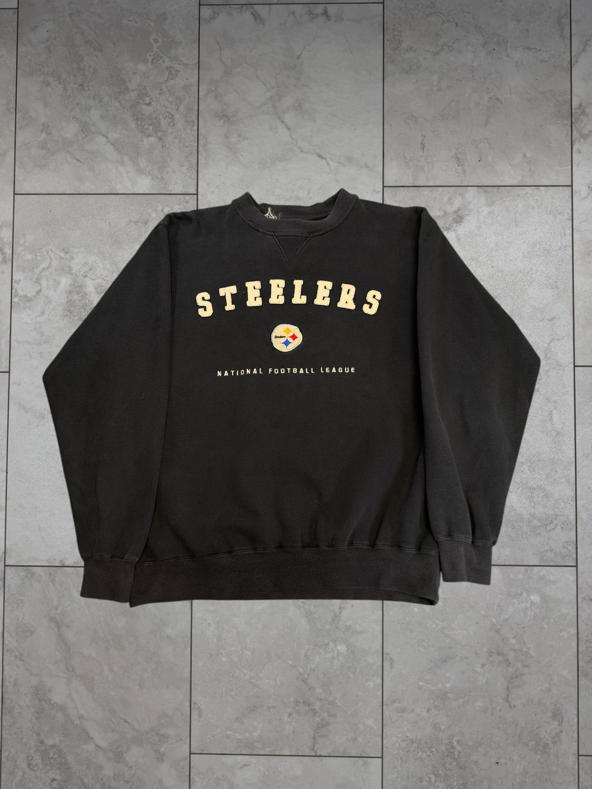 (M) Vintage 90's Steelers Embossed Crewneck