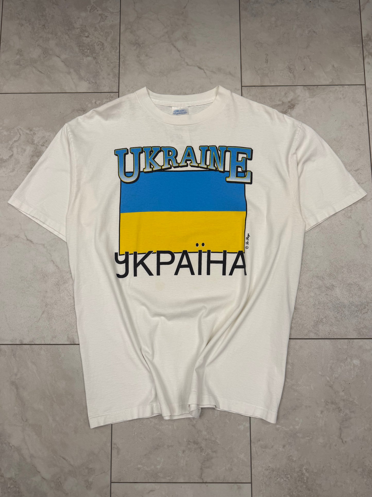 (L) Vintage 90’s Ukraine Flag Graphic Tee