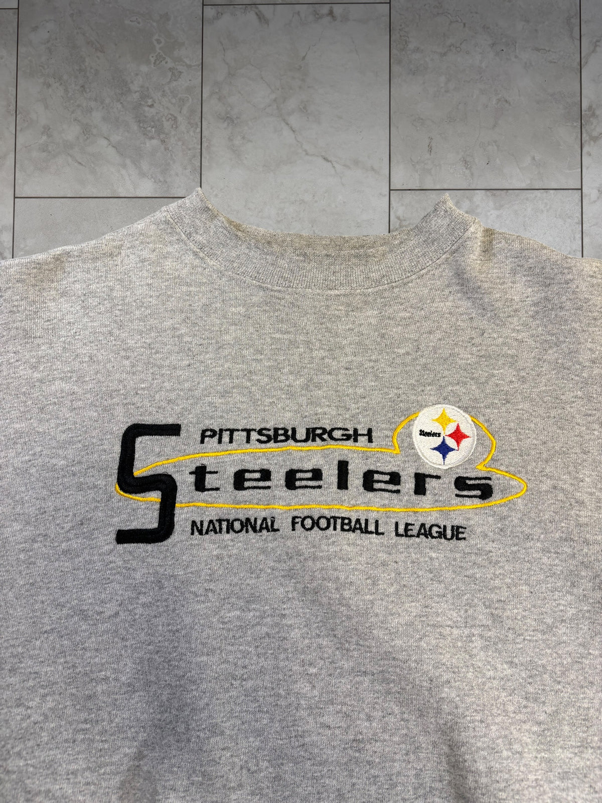 (M/L) Vintage 90s Steelers Embroidered Crewneck